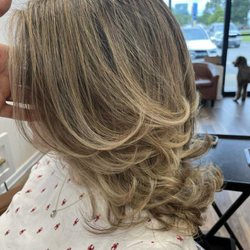 Deevas Hair Dominican Salon