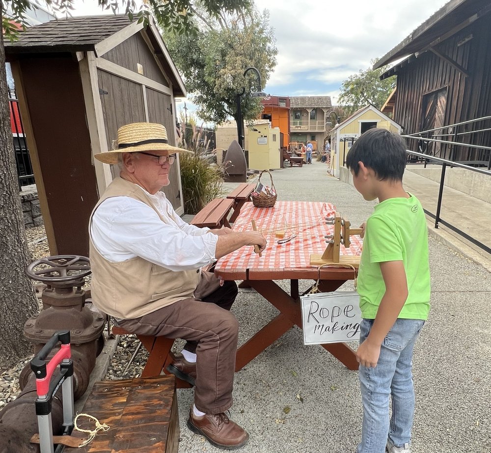 The Square, Folsom Roadtrippers