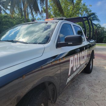 Cancun Bay Resort - Police are here - Resorts Near Me - Zona Hotelera, ROO