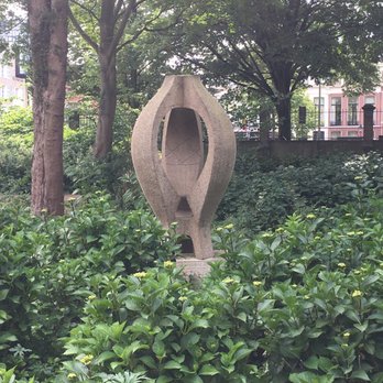 Paleistuin - Sculptures & statues dot the park. - Local Flavor Near Me - Den Haag, ZH