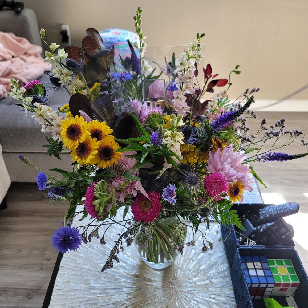 Sparks Florist - Designer's Arrangement- small contemporary bouquet - Florists Near Me - Sparks, Nevada