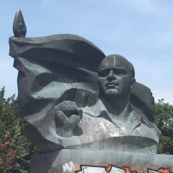 Ernst-Thälmann-Denkmal - Landmarks & Historical Buildings Near Me - Berlin, BE