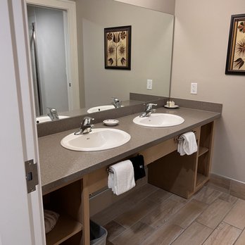 Carlisle Inn - King Bed Suite - Hotels Near Me - Sarasota, Florida Carlisle Inn - King Bed Suite - Hotels Near Me - Sarasota, Florida