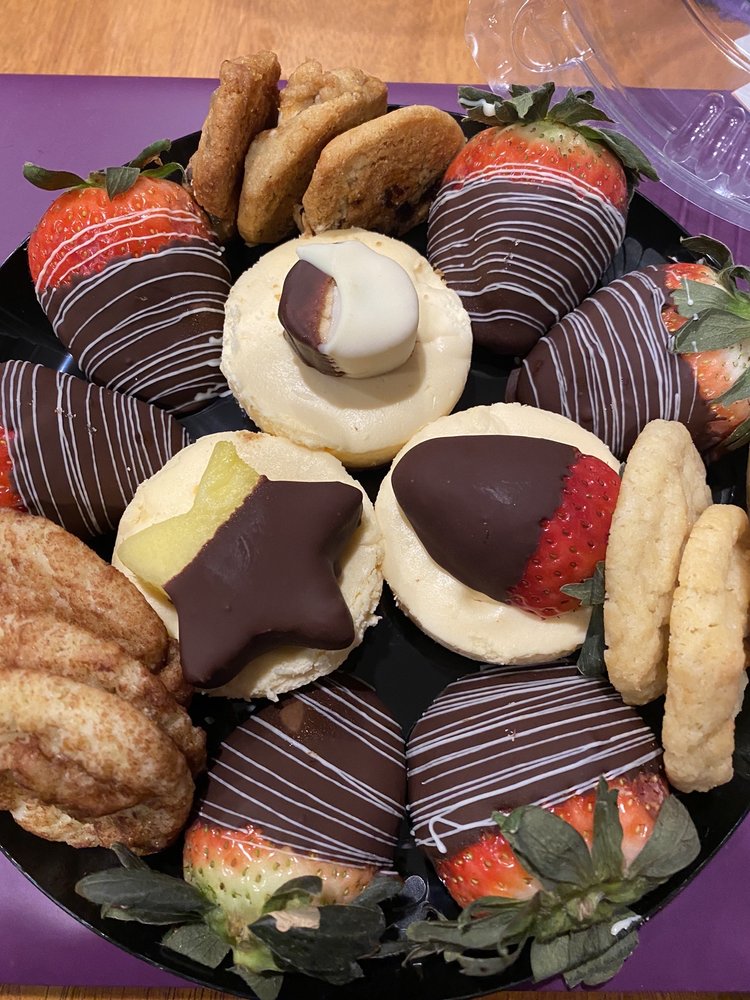 EDIBLE ARRANGEMENTS Updated October 2024 76 Photos & 11 Reviews