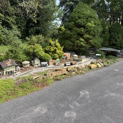 Mulberry Creek Winery - Garden railway