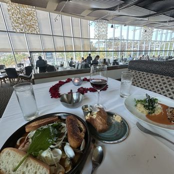 Vintana Wine + Dine - New American Near Me - Escondido, California