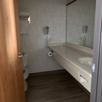 Harbor 360 Hotel - Large & clean bathroom - Hotels Near Me - Seward, Alaska