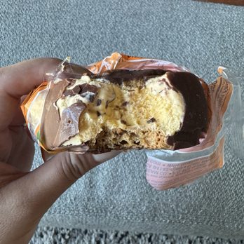 It's It Ice Cream Outlet - Ice Cream & Frozen Yogurt Near Me - Suisun City, California It's It Ice Cream Outlet - Ice Cream & Frozen Yogurt Near Me - Suisun City, California