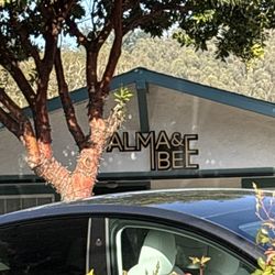 Alma & Bee