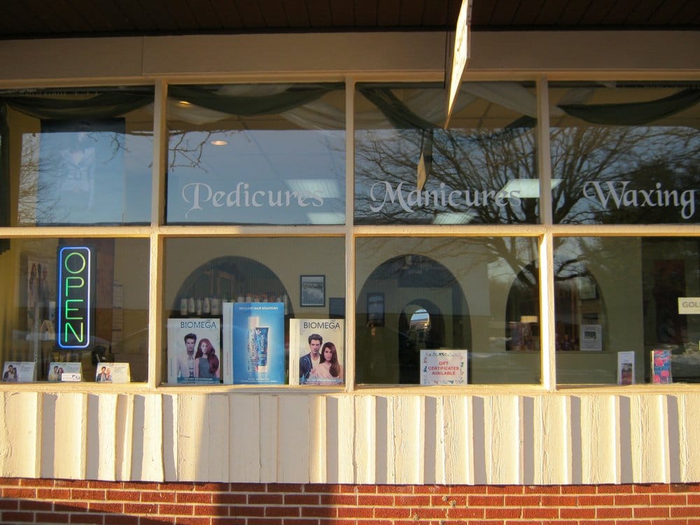 Hair on the Square Logo