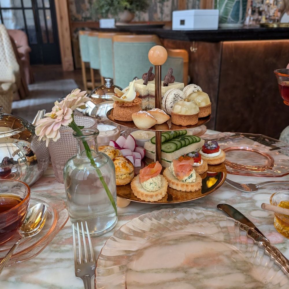 Goldie's Sunken Bar - Complete spread - Cocktail Bars Near Me - Austin, Texas