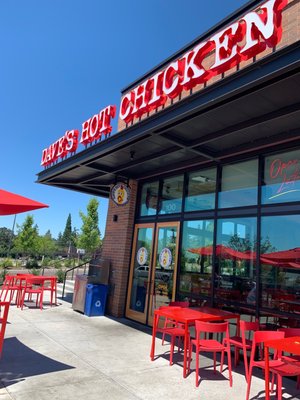 Dave's Hot Chicken by null