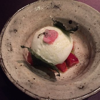 天空龍吟日本料理 - There was a frozen berry in the middle. - Japanese Near Me - Hong Kong, HK