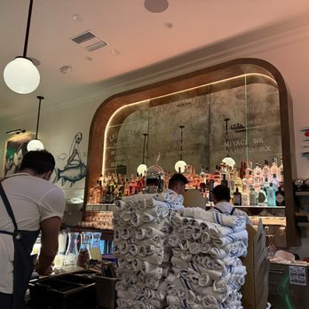 Regalade - Ambiance - French Near Me - Los Angeles, California