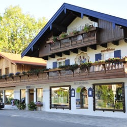 Peteranderl Trachtenhaus - Stammhaus Trachten Peteranderl in Aschau im Chiemgau, Schulstraße 7