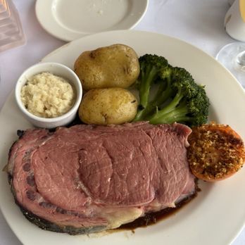Skylon Tower - Roast Prime Rib of Beef au Jus - Canadian (New) Near Me - Niagara Falls, Ontario