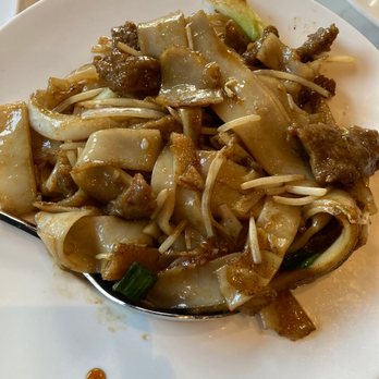 Little Wok Wicker Park - Beef chow fun - Asian Fusion Near Me - Chicago, Illinois Little Wok Wicker Park - Beef chow fun - Asian Fusion Near Me - Chicago, Illinois