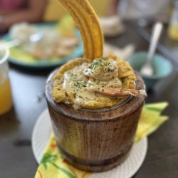 Sal De Mar - Shrimp mofongo in creamy garlic sauce.