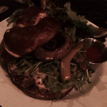Huddy’s - Gastropubs Near Me - Redondo Beach, California