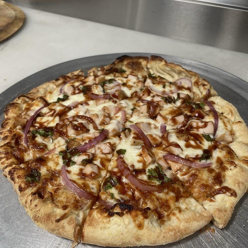 BBQ chicken pizza BBQ chicken pizza