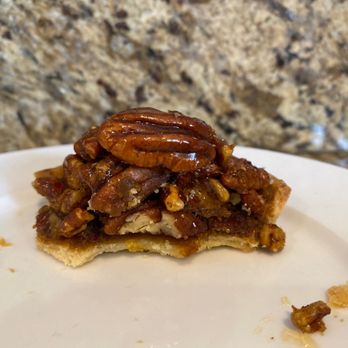 C'est Si Bon Bakery - Mini Pecan Pie/Tart - FAIL - Bakeries Near Me - Newport Beach, California