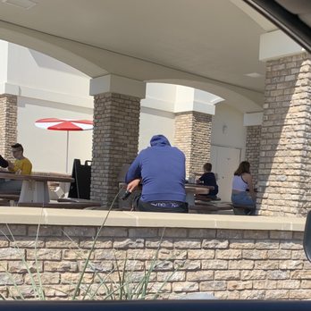 In-N-Out Burger - Outdoor seating - Burgers Near Me - Keizer, Oregon