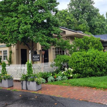211 Clover Lane - New American Near Me - Louisville, Kentucky 211 Clover Lane - New American Near Me - Louisville, Kentucky