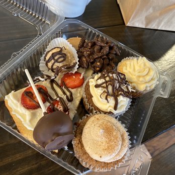Delicious Delights Cafe - cupcakes and pastries - Gluten-Free Near Me - Queen City, Texas