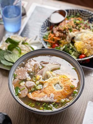 5ive Spice Tacos & Banh Mi by null