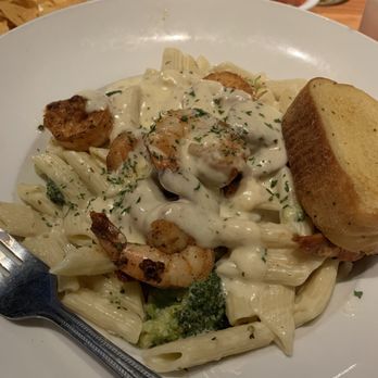 Cheddar's Scratch Kitchen - Grilled Shrimp Alfredo - American Near Me - Albuquerque, New Mexico