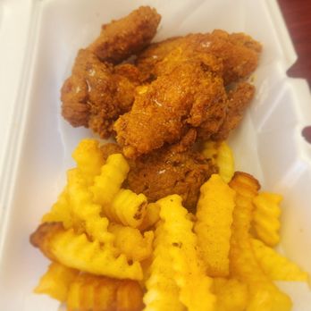 Kick’n Chick’n - 6 piece wings with honey - Chicken Wings Near Me - Lake City, Georgia