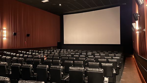 Cinemark Century North Hollywood and XD by null