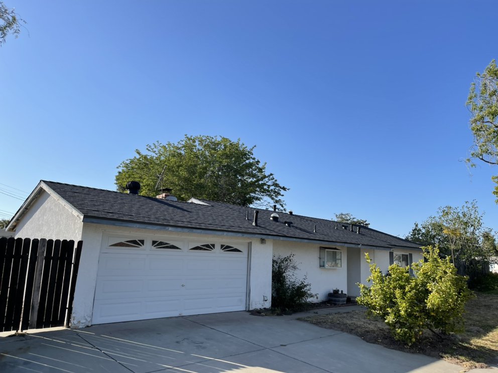 Slide of B&R Roofing & Tear Off