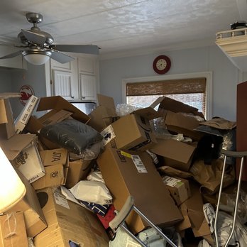 Clutter and Hoarding Pros - Kitchen before - Junk Removal & Hauling Near Me Clutter and Hoarding Pros - Kitchen before - Junk Removal & Hauling Near Me