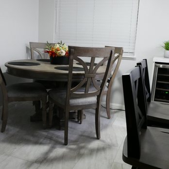Braxton Building - a kitchen with a table and chairs - General Contractors Near Me - Gilroy, California Braxton Building - a kitchen with a table and chairs - General Contractors Near Me - Gilroy, California