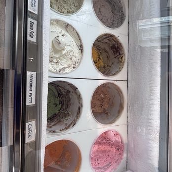 D Dutchmen Dairy - Ice Cream & Frozen Yogurt Near Me - Sicamous, British Columbia