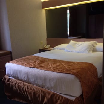 Center Way Hotel - Queen size - Hotels Near Me - Tonawanda, New York Center Way Hotel - Queen size - Hotels Near Me - Tonawanda, New York