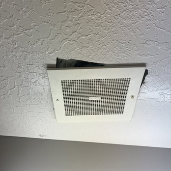 Motel 6 - Broken/exposed ceiling fan - Hotels Near Me - Bernalillo, New Mexico