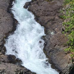 Elk Falls Provincial Park - Rapids approaching Elk Falls