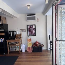 Kinfolk Corner Market - Inside