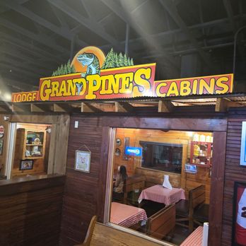 Famous Dave's Bar-B-Que - Barbeque Near Me - Cedar Falls, Iowa