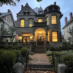 Inn At St. James Court