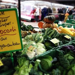 Oerlikon Markt - Viva !! Übrigens, Broccoli Saison in der Schweiz: Mai bis Nov. Unser grüne Freund enthält viel Vitamin C, Eisen und Kalzium
