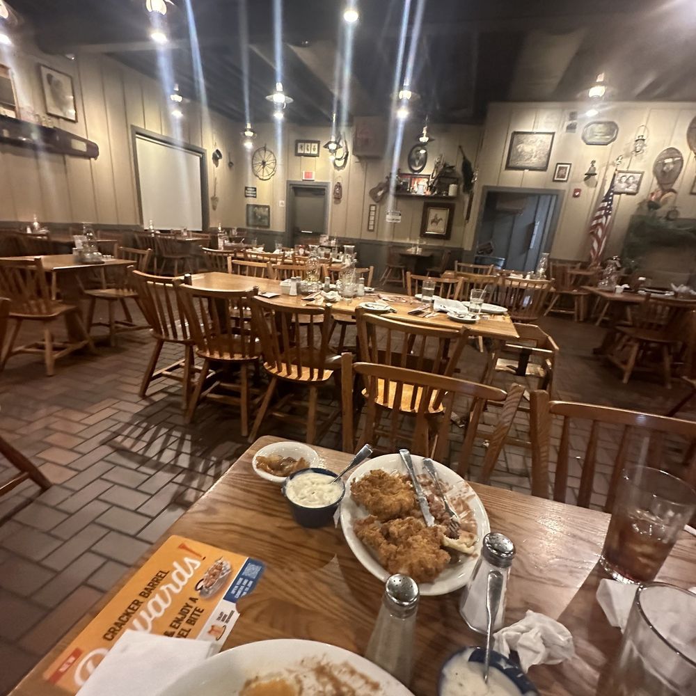 Cracker Barrel Old Country Store - This place is a mess  tables stayed dirty  for ever 30 mins to get a drink I had to walk around find some one to take our orde - Southern Near Me - Houston, Texas