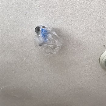 Tustin Motor Lodge - Speinklers for smoke detector covered with bags - Hotels Near Me - Tustin, California Tustin Motor Lodge - Speinklers for smoke detector covered with bags - Hotels Near Me - Tustin, California