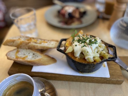 Photo of The Hardware Société - Paris, 75, FR. This was the special of the day, Baked eggs!