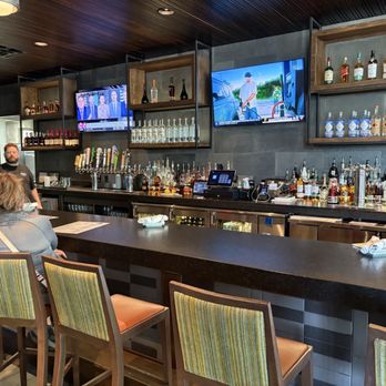 BRU Burger Bar - Brownsburg - Bar area - Burgers Near Me - Brownsburg, Indiana