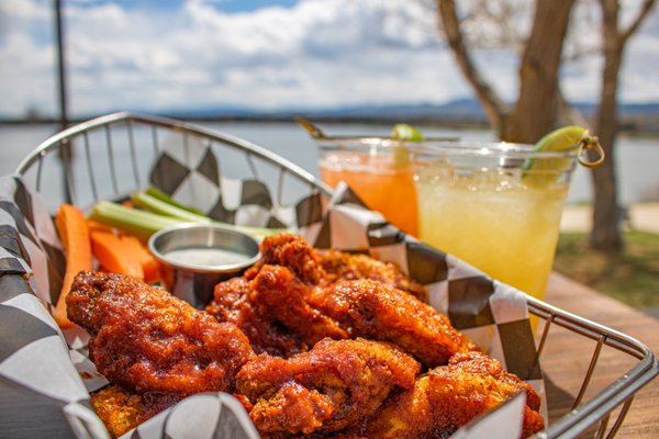 The Lake House Kitchen & Tavern by null