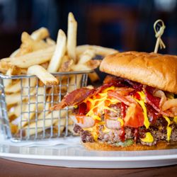 Newagen Seaside Inn - Burger at the Pub.