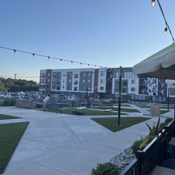 30hop - Patio - Bars Near Me - Merriam, Kansas